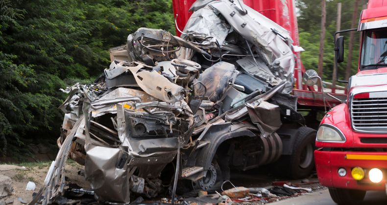 A Comprehensive Guide to Truck Accidents in Texas: Laws & Liability