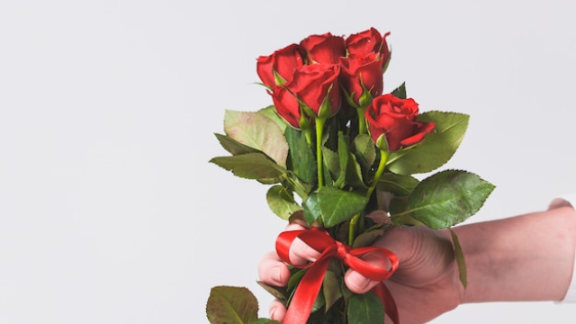 The Guide to Choosing Valentine’s Day Flowers