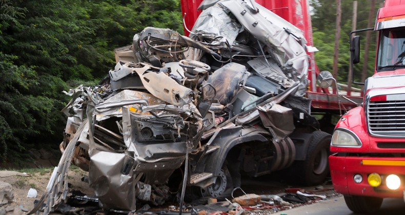 How Do You Choose the Right Semi-Truck Wreck Lawyer in Houston, TX?