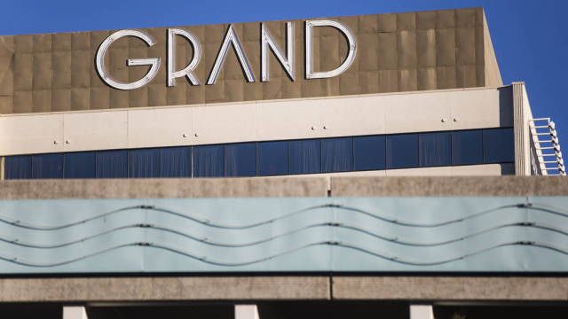 Get desert drag win Grand British Greeting Advantages